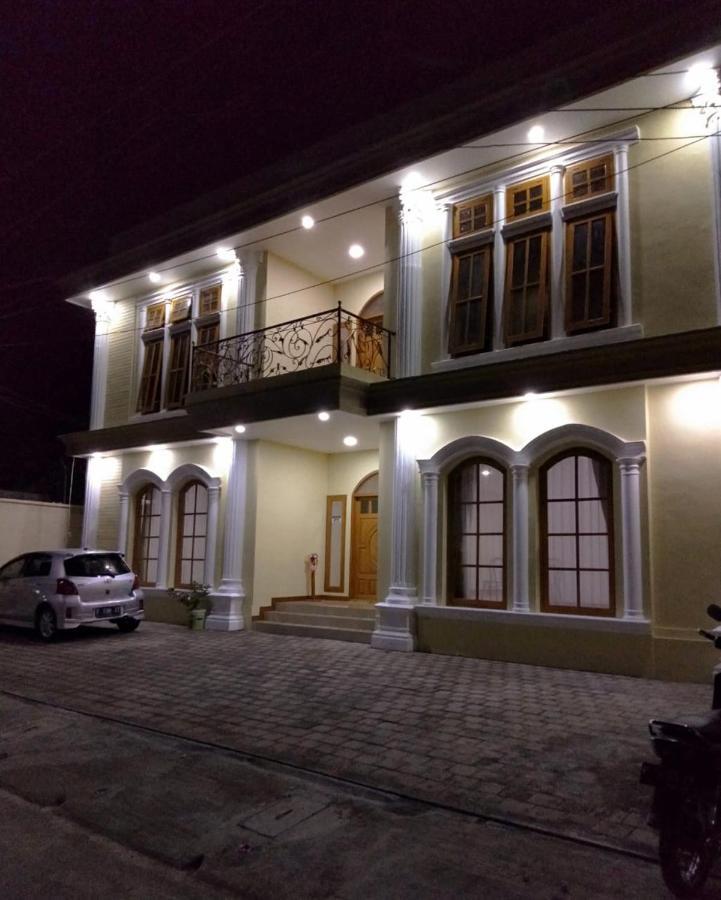 Bluefire Homestay Syariah Banyuwangi  Exterior photo
